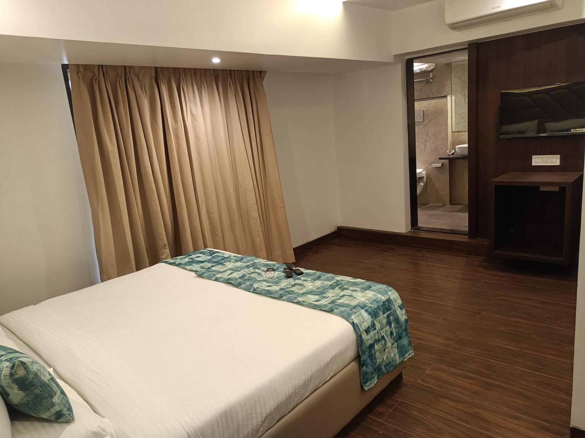 Hotel Dakshin Grandeur Nova Bombaim Exterior foto